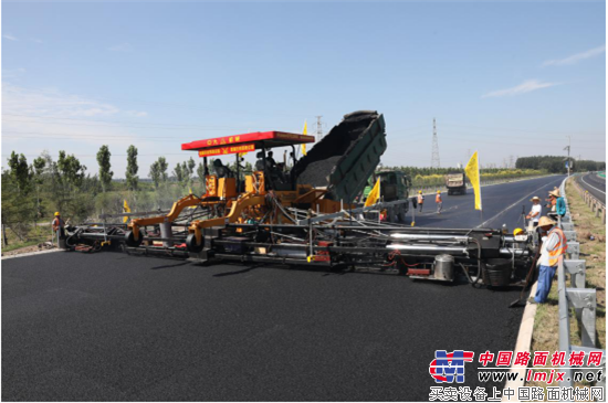 中大機械：不走尋常路 傳承匠心成就中國公路攤鋪專(zhuān)家